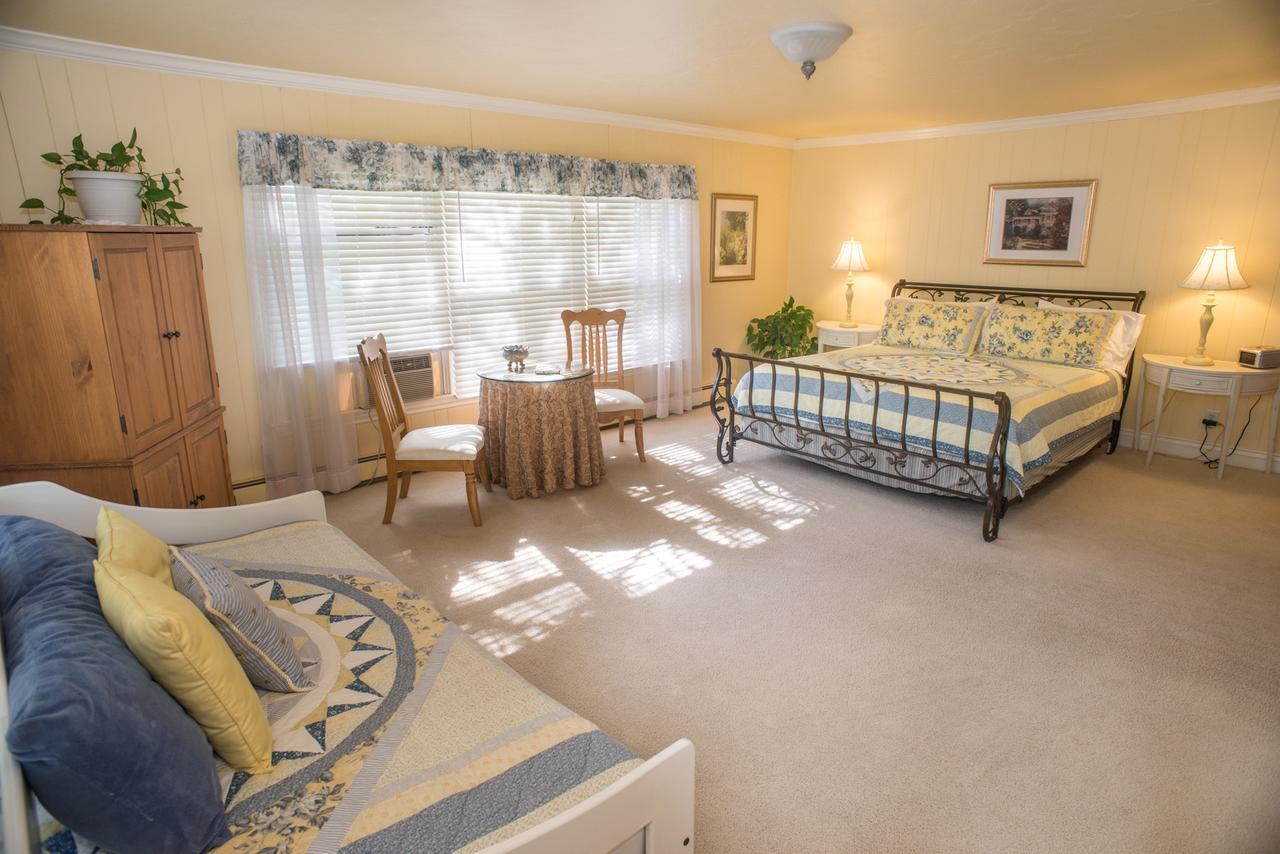 Willow Pond Bed And Breakfast Grand Junction Exteriör bild